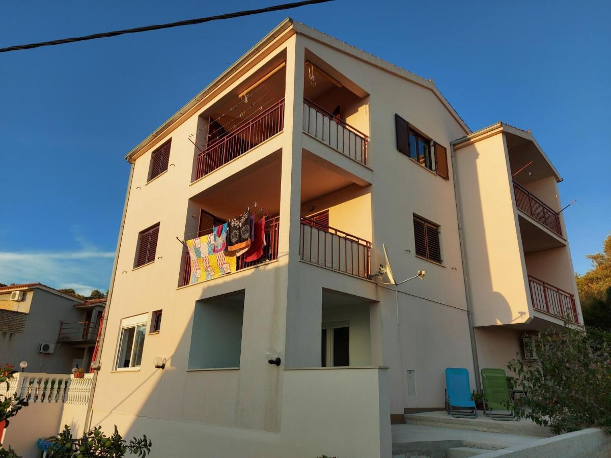 Apartments Gracia & Toni โตรกีร์ ภายนอก รูปภาพ