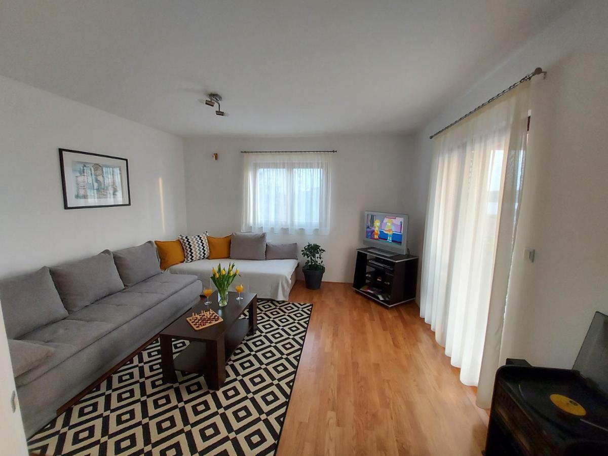 Apartments Gracia & Toni โตรกีร์ ภายนอก รูปภาพ
