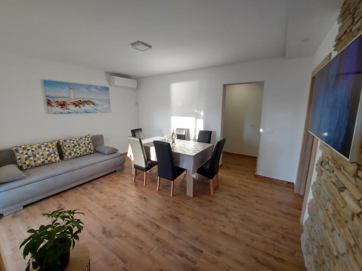 Apartments Gracia & Toni โตรกีร์ ภายนอก รูปภาพ