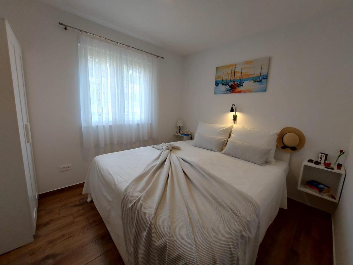 Apartments Gracia & Toni โตรกีร์ ภายนอก รูปภาพ