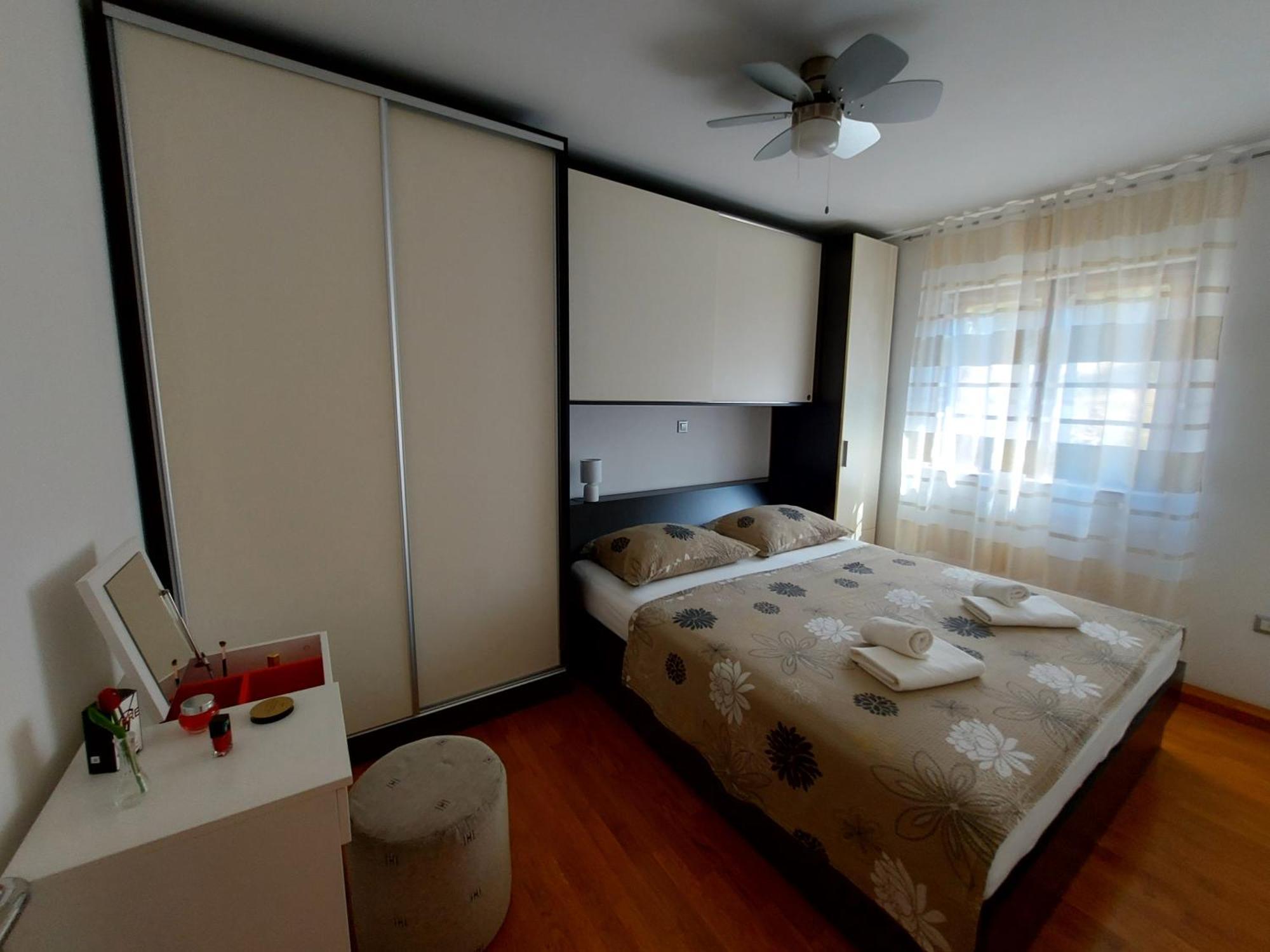 Apartments Gracia & Toni โตรกีร์ ภายนอก รูปภาพ