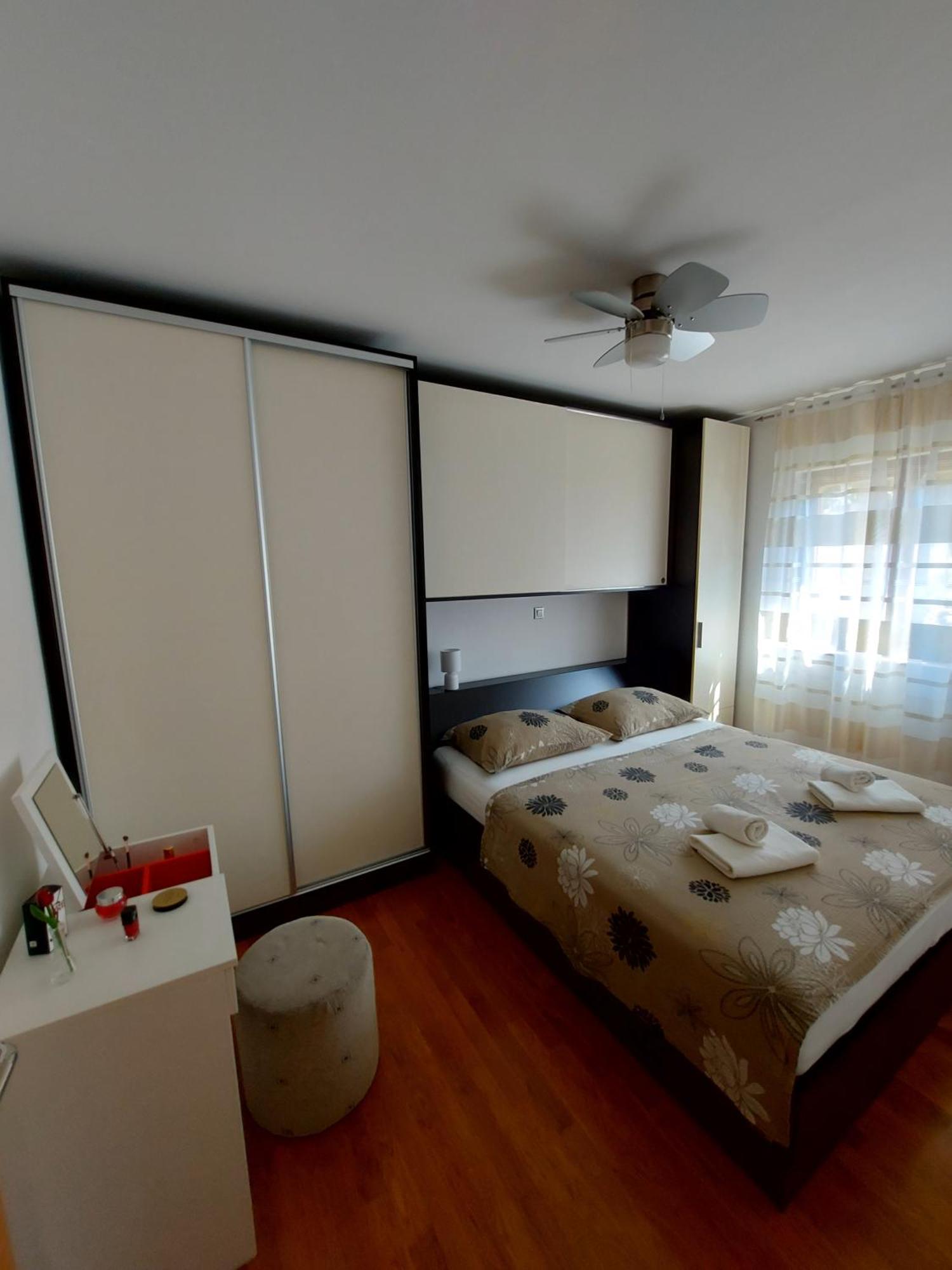 Apartments Gracia & Toni โตรกีร์ ภายนอก รูปภาพ