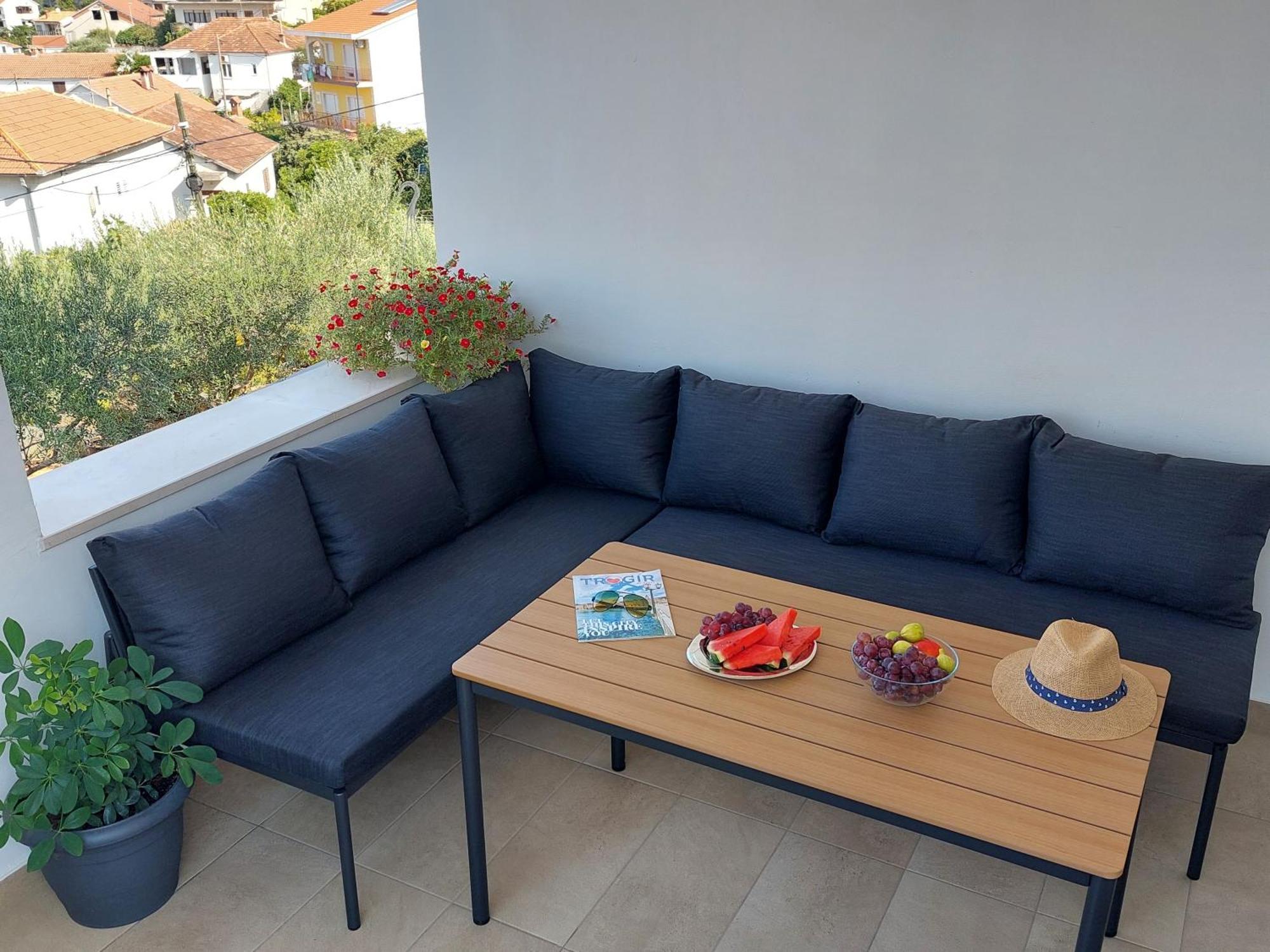 Apartments Gracia & Toni โตรกีร์ ภายนอก รูปภาพ